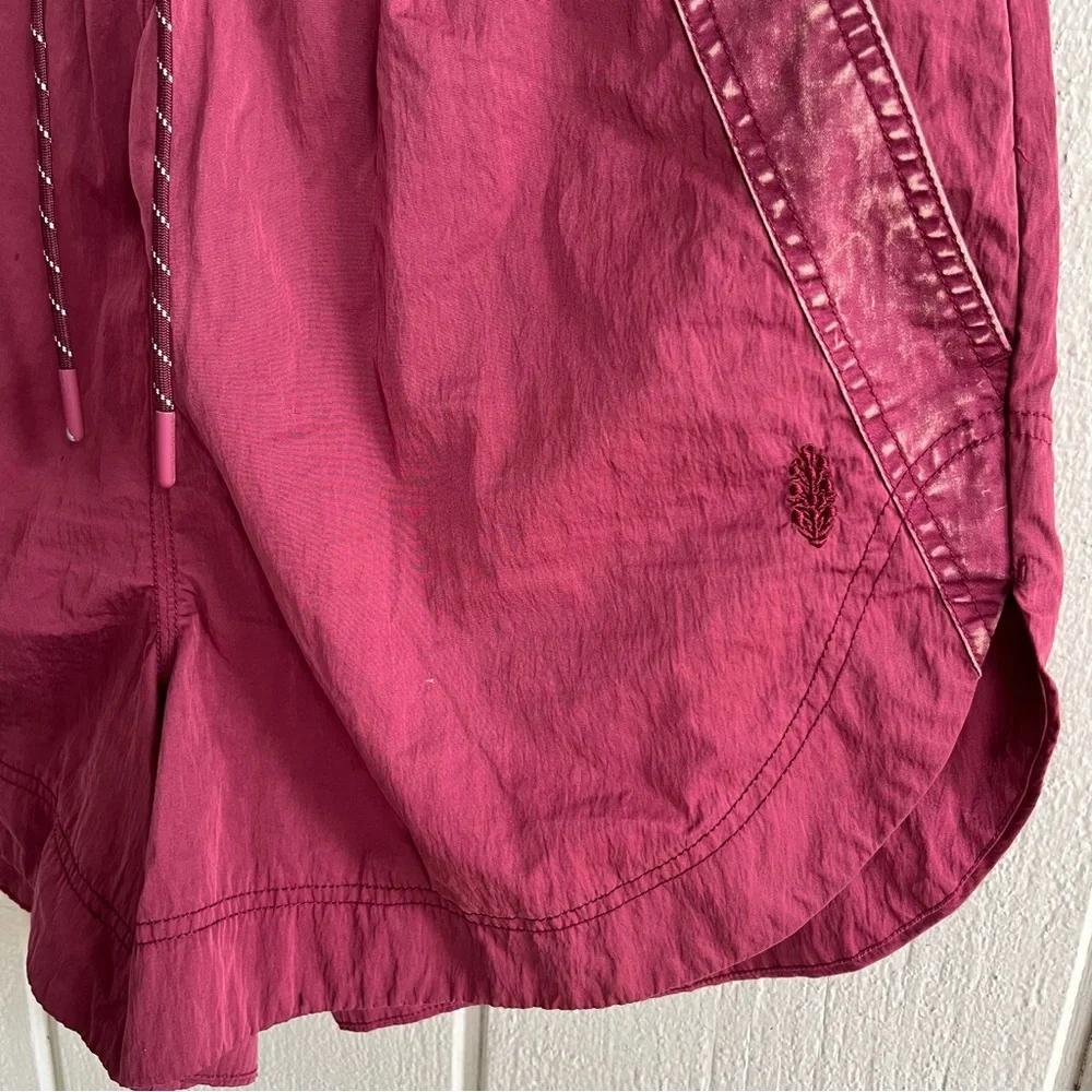 Free People FP Movement Get A Clue Hiking Shorts in Berry Burgundy Size M - Picture 4 of 8